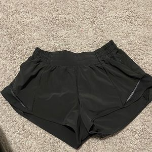 Lululemon shorts 6 reg